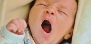 Bébé qui pleure : savez-vous décrypter ses cris et larmes ?