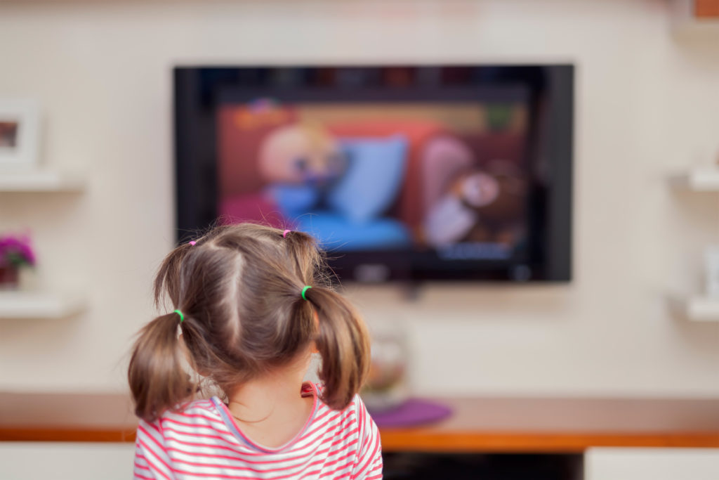 Enfant Et Television A Quel Age Peut Regarder La Tele Mpedia Fr