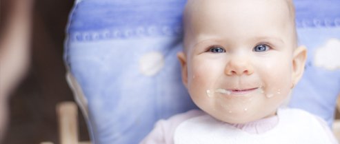 Puis-je donner du yaourt à mon bébé ? - Bébés et Mamans