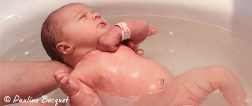 La toilette du nouveau-né : les bons gestes pratiques 