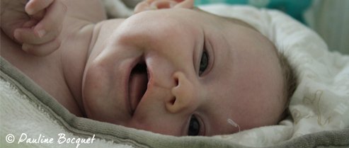 Les incroyables capacités du nouveau-né : de 1 à 2 mois !